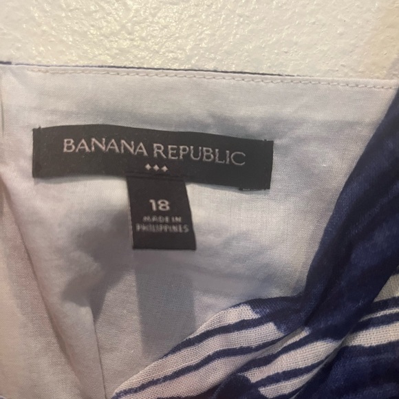 Banana Republic Blue and White Ruched Asymmetrical Camisole - Picture 3 of 4